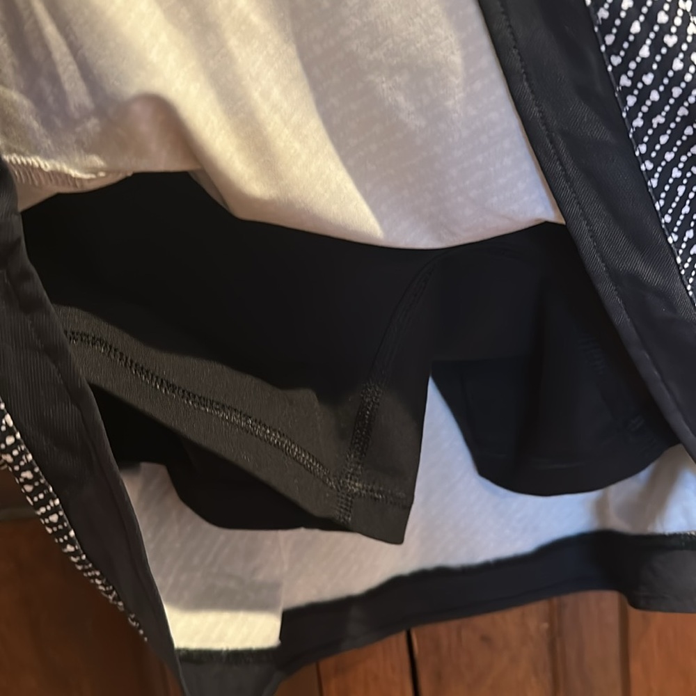 Peter Millar Golf Skort. Excellent Condition Size… - image 4